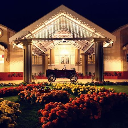 The Grange Hotel Уті Екстер'єр фото